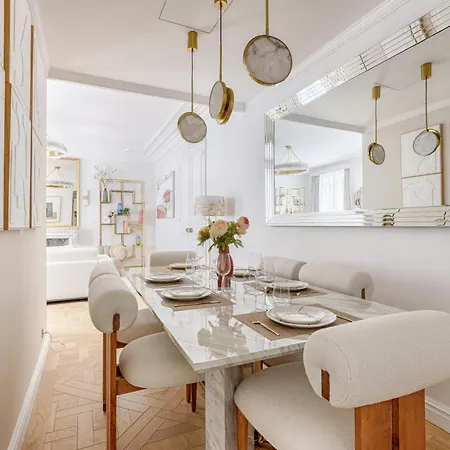 Daire Elegant Luxury For 6 On Champs-elysees Paris
