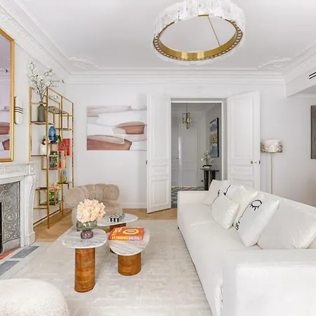Elegant Luxury For 6 On Champs-elysees Lägenhet