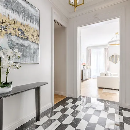 Elegant Luxury For 6 On Champs-elysees