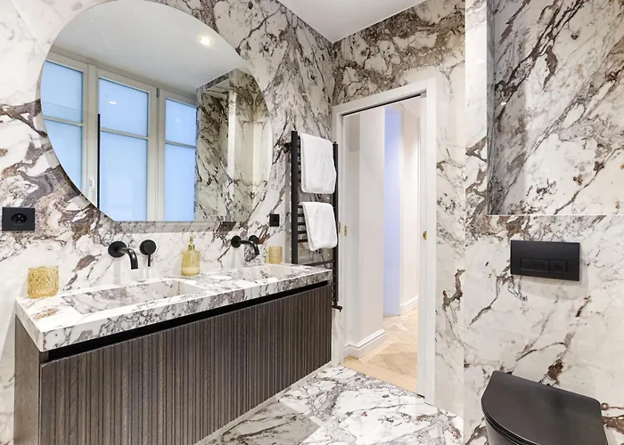 Elegant Luxury For 6 On Champs-elysees *