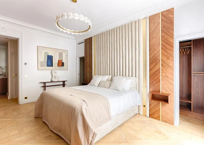 Elegant Luxury For 6 On Champs-elysees 아파트
