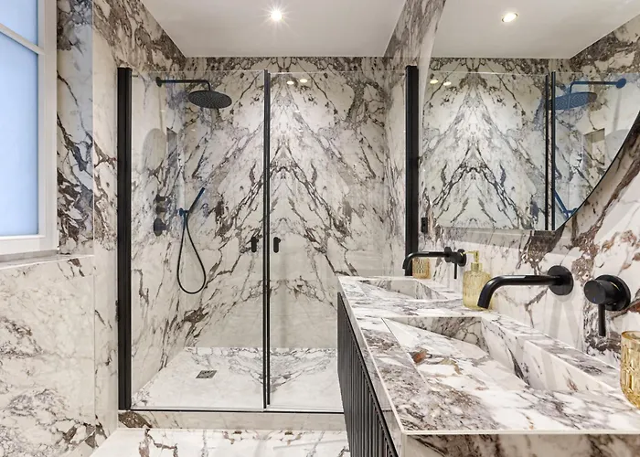 Elegant Luxury For 6 On Champs-elysees *