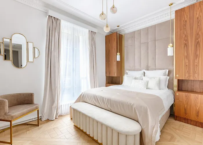 Elegant Luxury For 6 On Champs-elysees 아파트