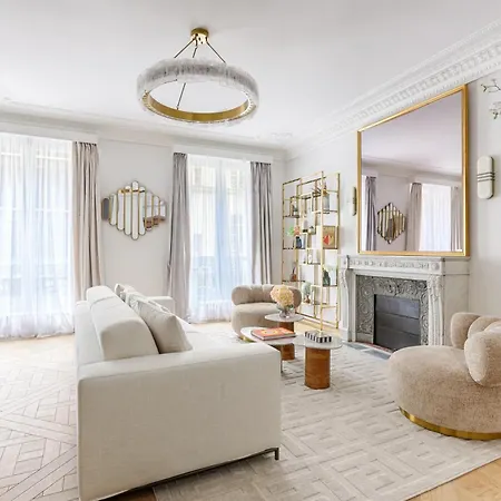 Elegant Luxury For 6 On Champs-elysees